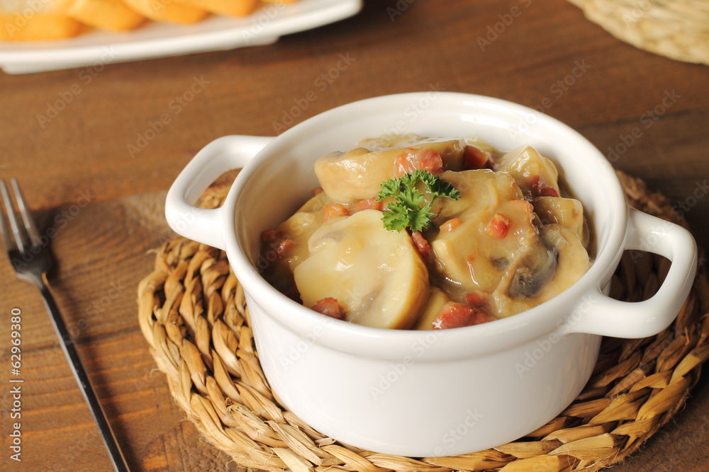Mushrooms and prosciutto casserole Mushrooms and prosciutto casserole