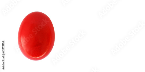 Rotes Osteri auf weißem Hintergrund