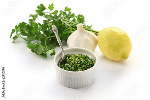 Photo gremolata, italian chopped herb condiment