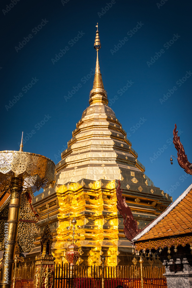 Fototapeta premium Wat Phra That Doi Suthep in Thailand
