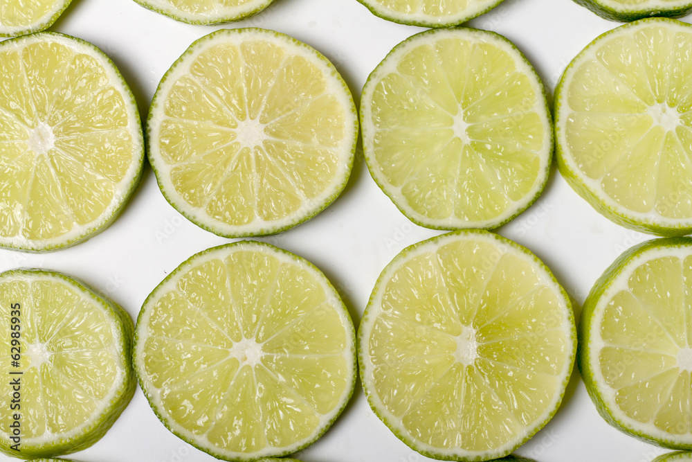 round slices of lime fruit 