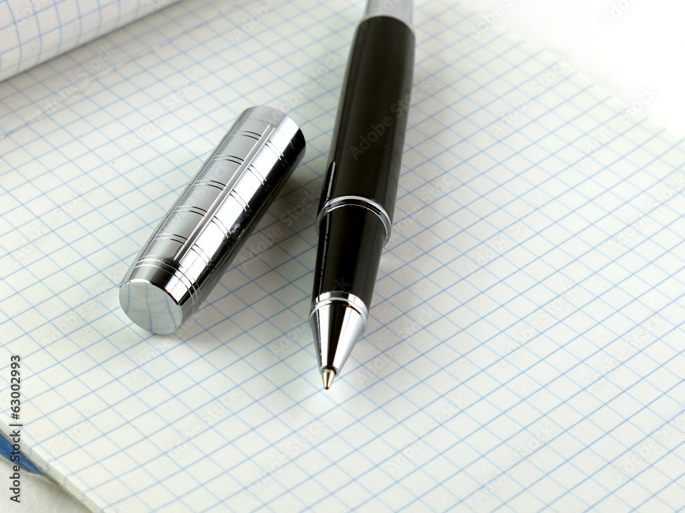 Penna a sfera su blocco notes Penna a sfera su blocco notes
