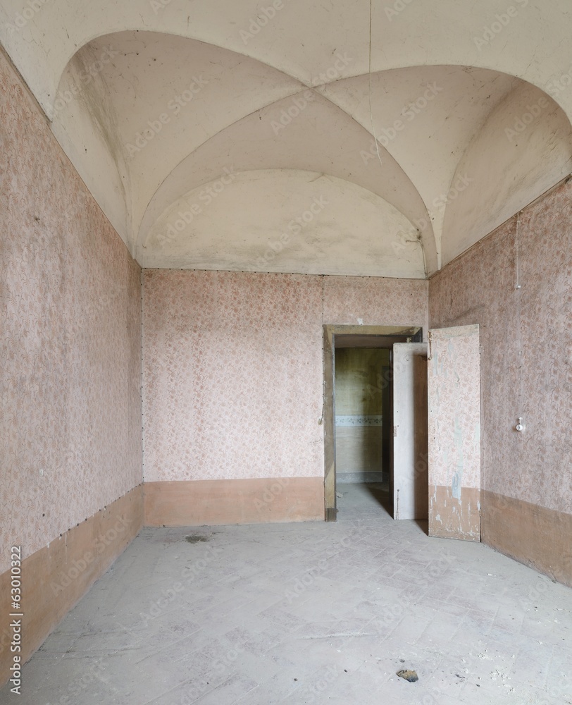 Abandoned room, Leri Cavour, Italy