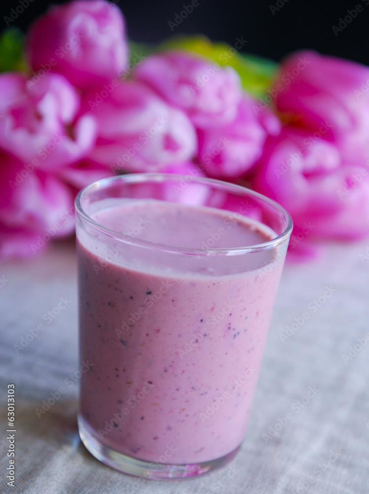 smoothie with yoghurt and berries, pink smoothie with yoghurt and berries, pink