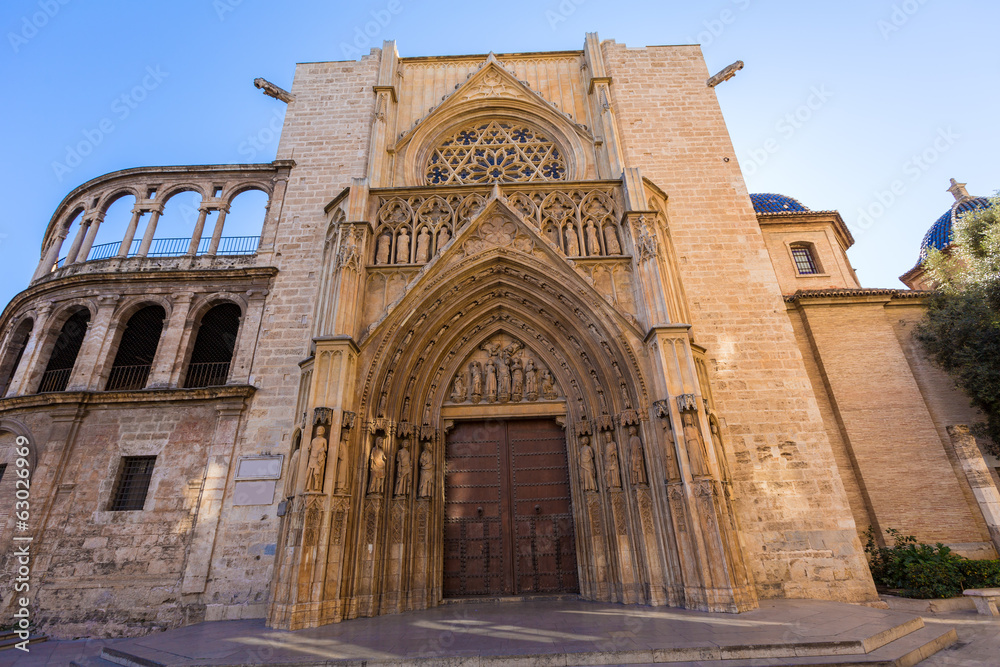 Valencia Cathedral Apostoles door Tribunal de las Aguas