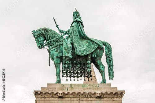 Fotografia King Saint Stephen statue at Matthias Church, Budapest, Hungary