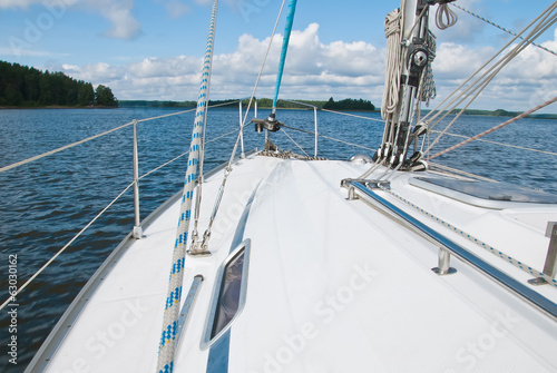 Sailing yacht in the Gulf of Finland © Ruslan Kurbanov