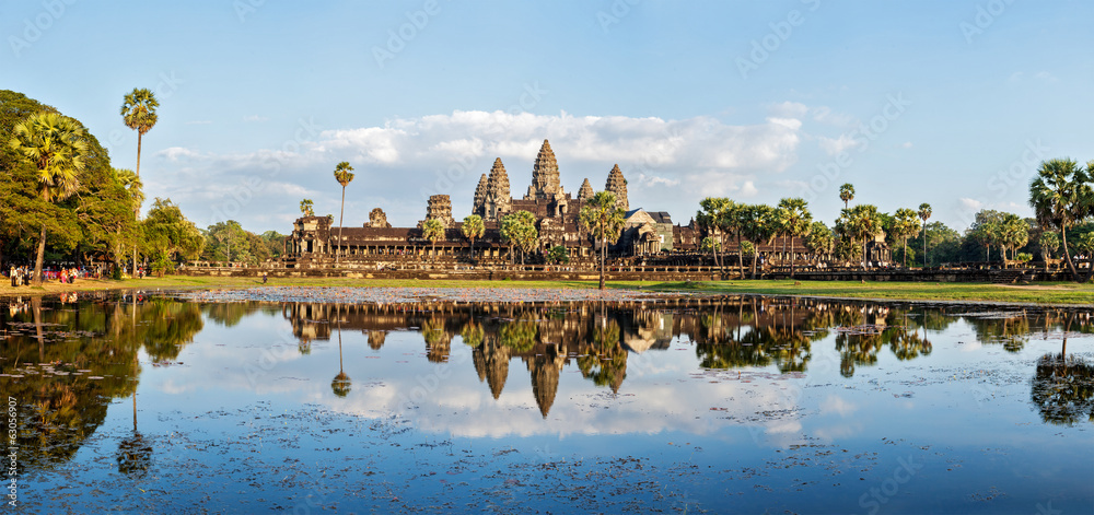 Naklejka premium Panorama of Angkor Wat