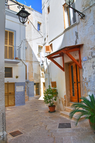 Alleyway. Monopoli. Puglia. Italy.