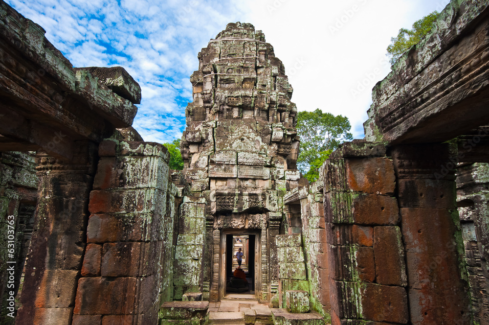 Fototapeta premium Ancient buddhist khmer temple in Angkor Wat, Cambodia. Banteay K