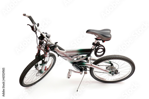 Zaawansowany rower górski z nie typową ramą i amortyzowanym zawieszeniem, na białym tle. © AWVW
