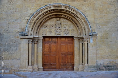 Salon de provence / portail de l'église st michel
