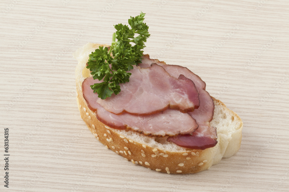 Single lettuce and ham sandwich Single lettuce and ham sandwich
