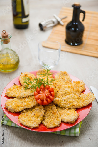 Fettine di pollo con panatura croccante di patatine fritte