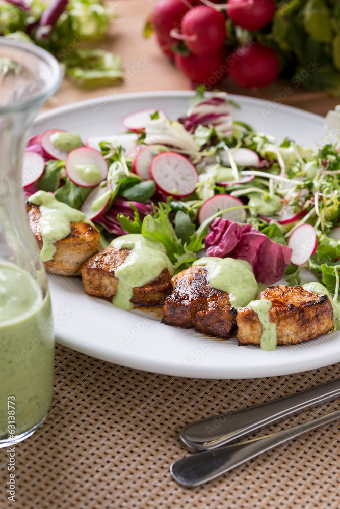 chicken with salad