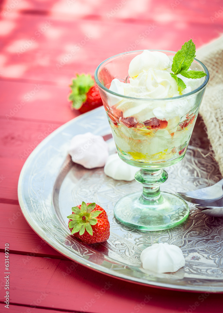 Strawberry and meringue pavlova Strawberry and meringue pavlova