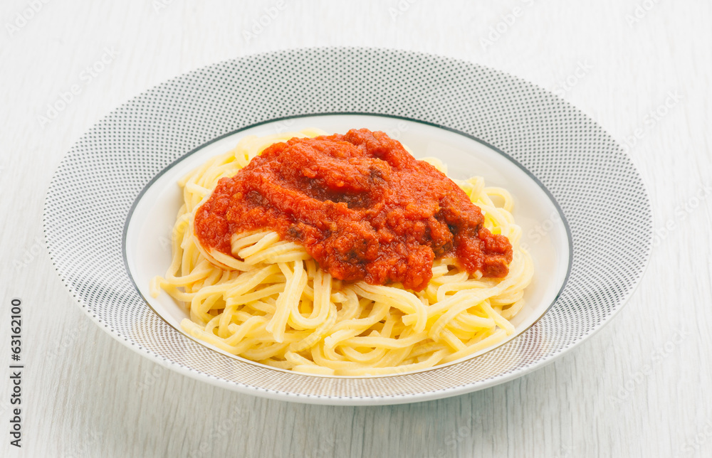 spaghetty with tomato sauce in Contemporary plate spaghetty with tomato sauce in Contemporary plate