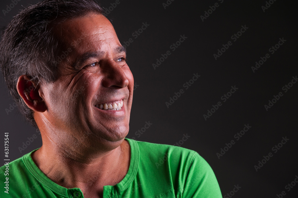 Obraz premium man lookng happy and smiling