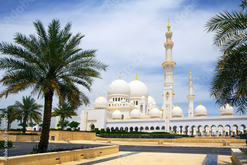 The United Arab Emirates. Abu Dhabi. White mosque.