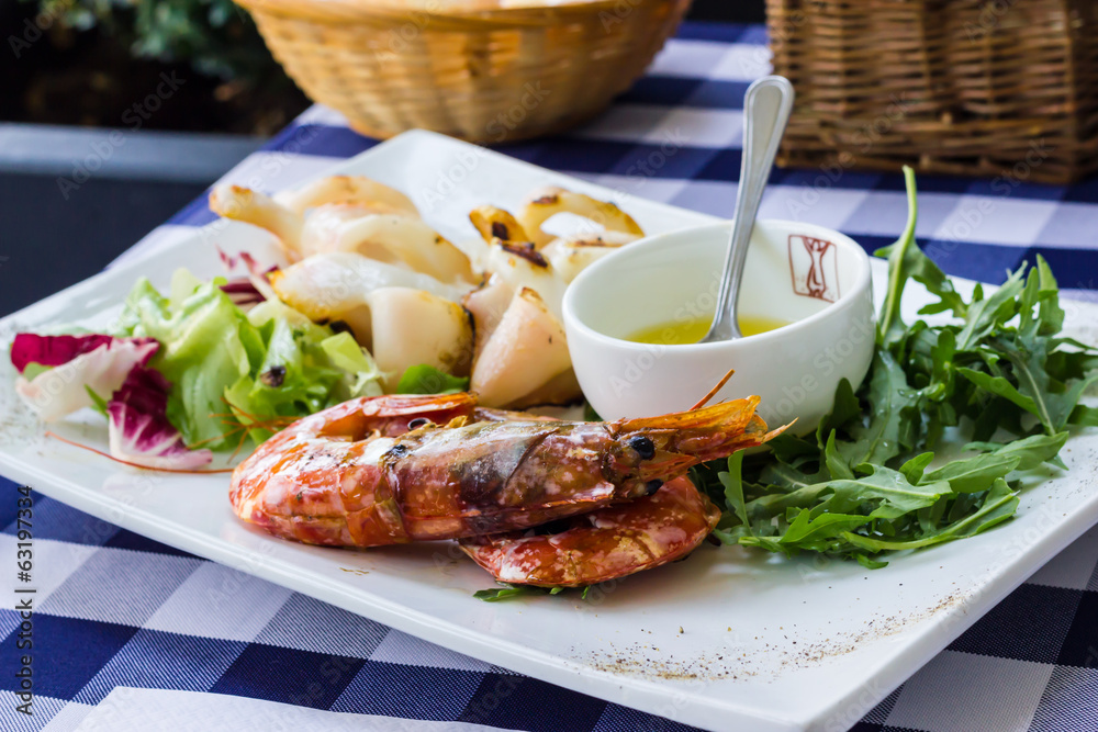 shrimp and crayfish shrimp and crayfish