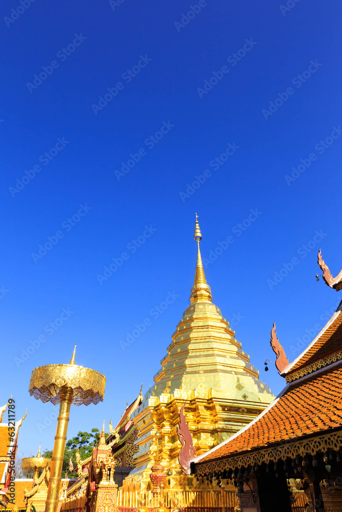 Fototapeta premium Wat Phrathat Doi Suthep, Chiangmai, Thailand