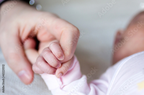 Petite main de bébé photo