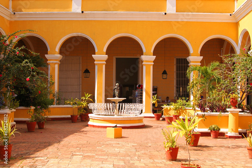 Vászonkép Trinidad courtyard