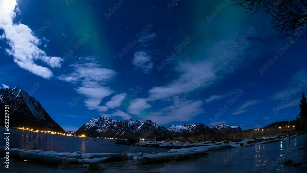 Polarlichter auf den Lofoten im Zeitraffer