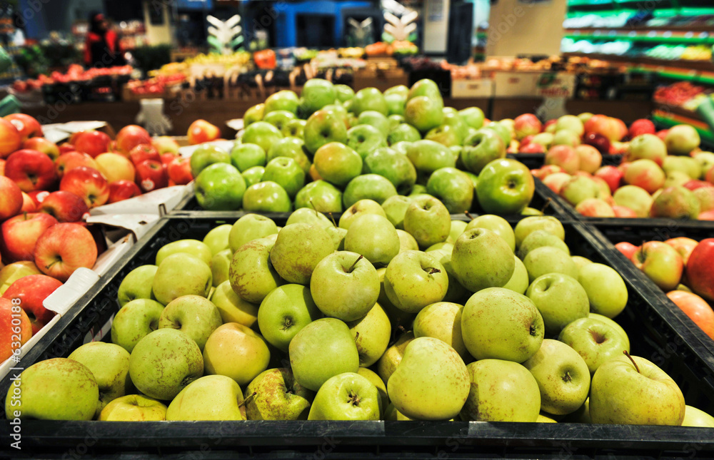 apples at the grocery store