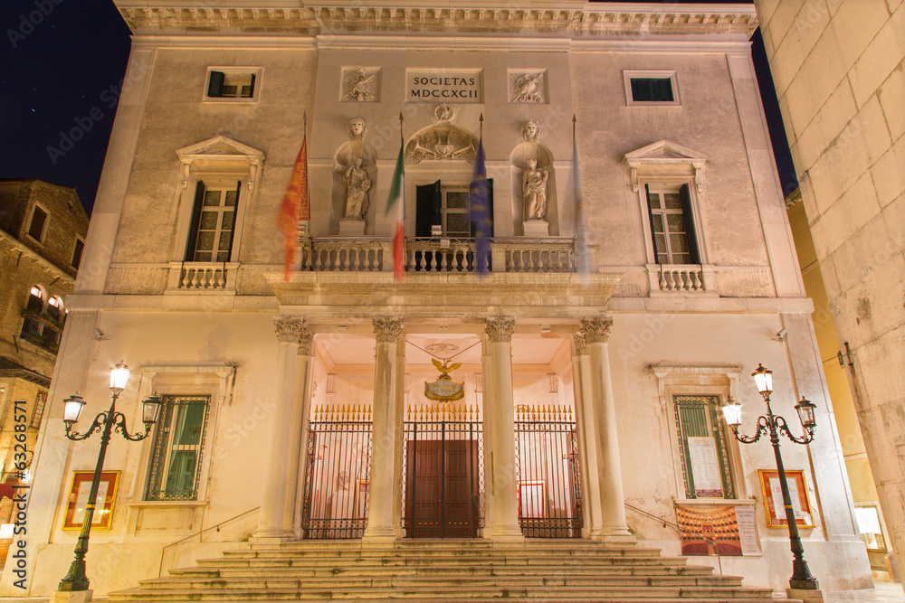 Fototapeta premium Venice - Teatro la Fenice at night