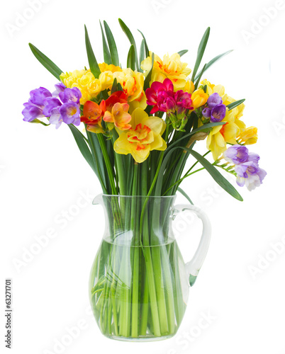 Fototapeta Naklejka Na Ścianę i Meble -  freesia and daffodil flowers in vase