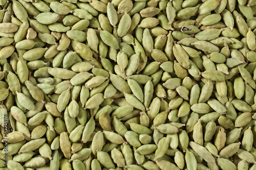 Green cardamon pods