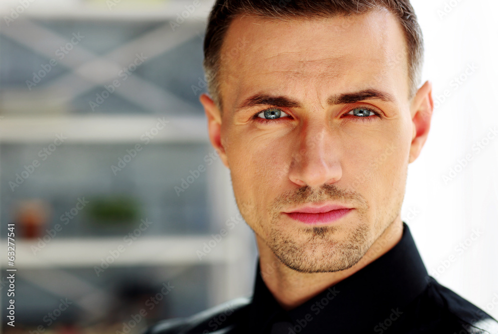 Obraz premium Closeup portrait of a confident businessman