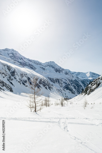 Mountain valley © anzebizjan