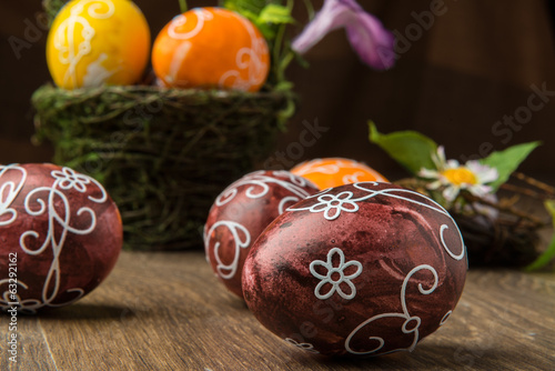 Obraz na płótnie Easter Eggs on basket w salonie
