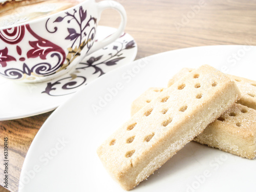 Shortbread fingers and coffee