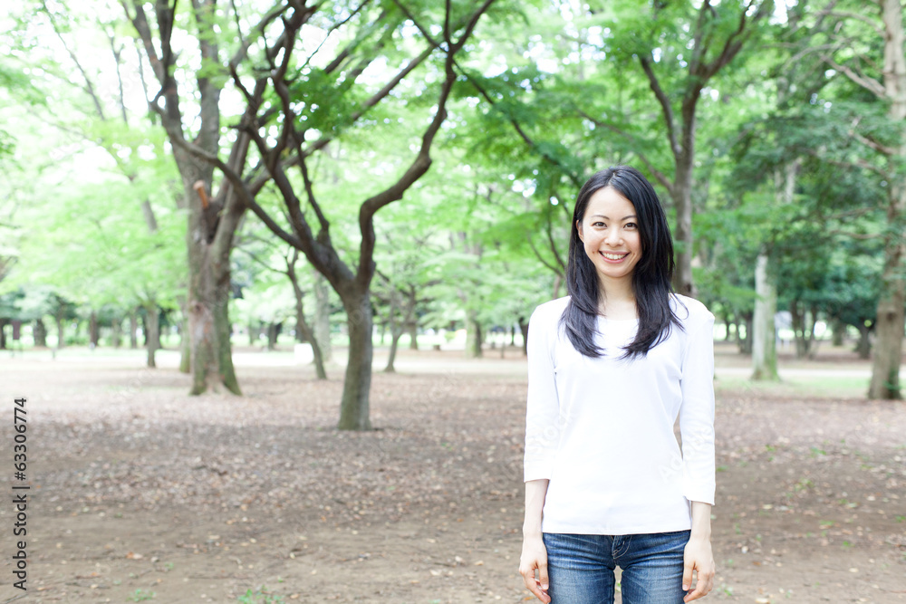 笑顔の女性 笑顔の女性