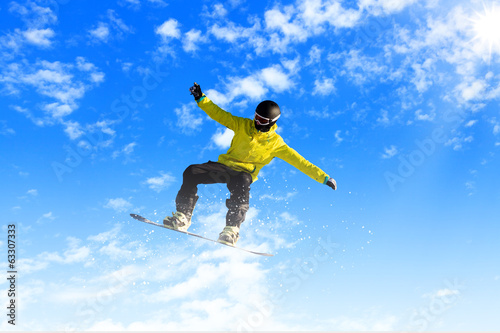 Snowboarding © Sergey Nivens