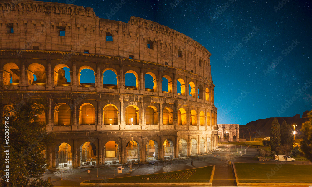 Coloseum/Coliseum at night - Rome
