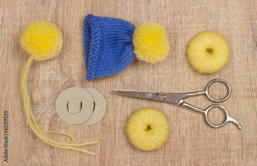 making a pompom