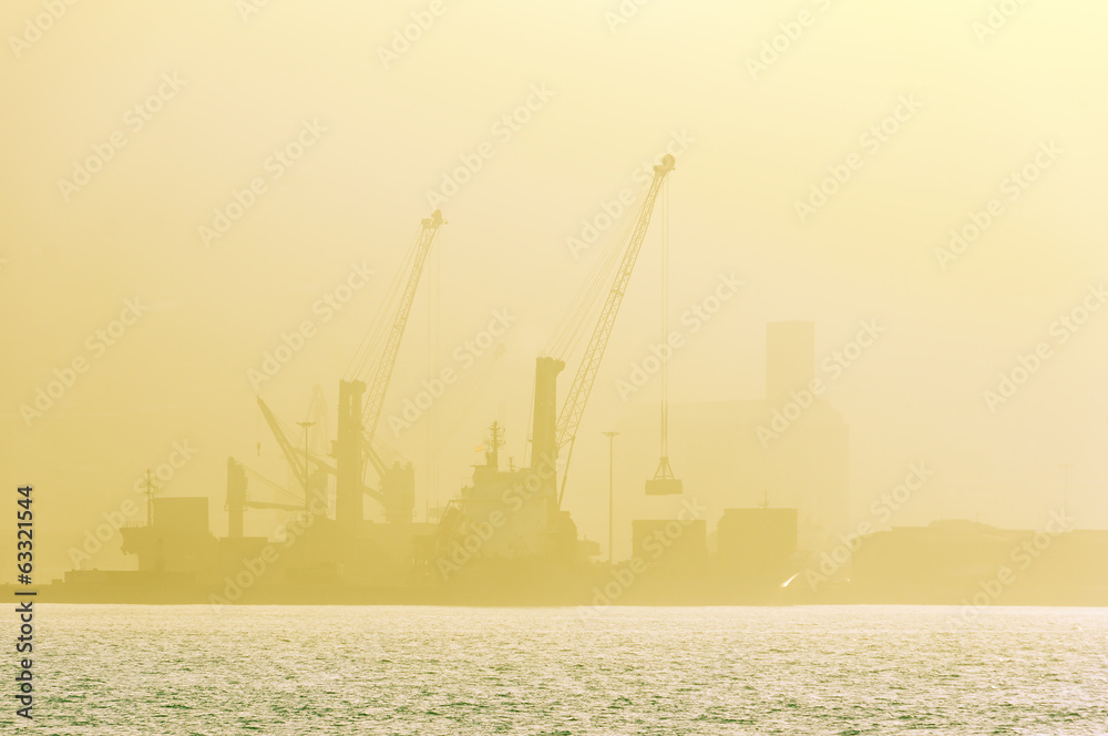 Obraz premium industrial area with cranes