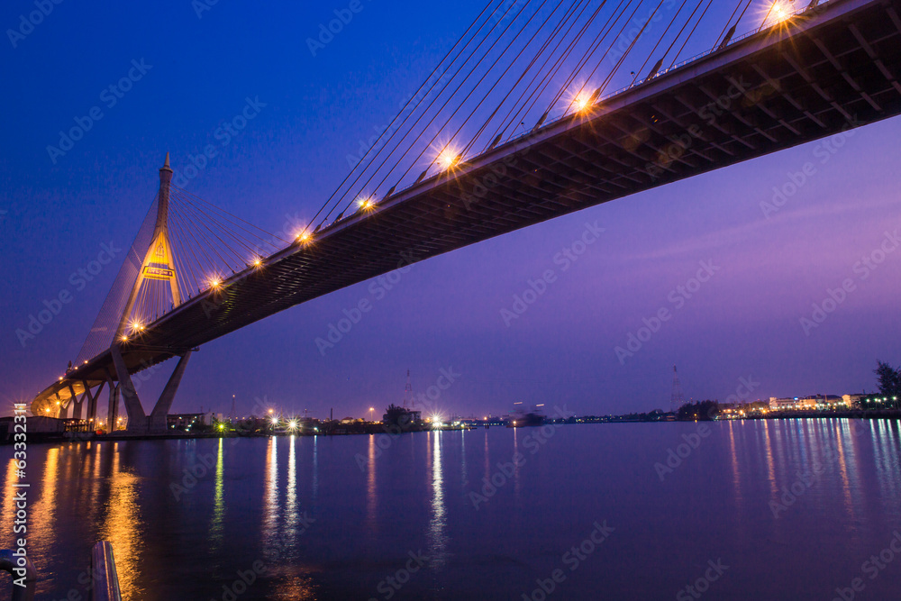 Fototapeta premium Bridge at night of Bangkok, Thailand.