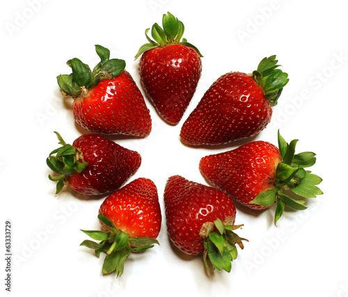 Strawberries lined circle