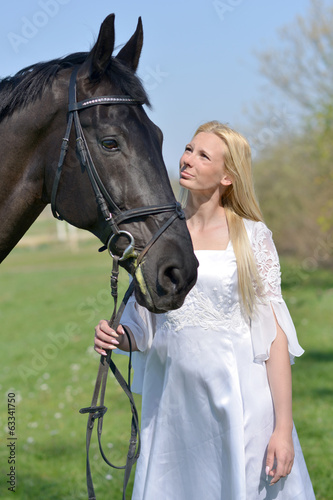 la femme et le cheval © muro