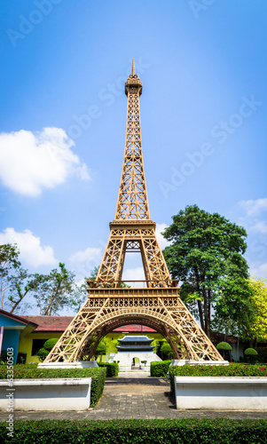 Eiffel Tower © auimeesri