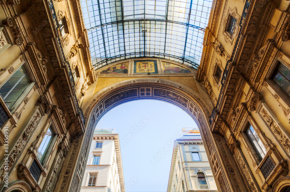 Torbogen der Galleria Vittorio Emanuele II in Mailand