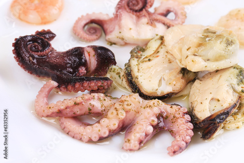 Fototapeta Naklejka Na Ścianę i Meble -  Delicious seafood on a plate.