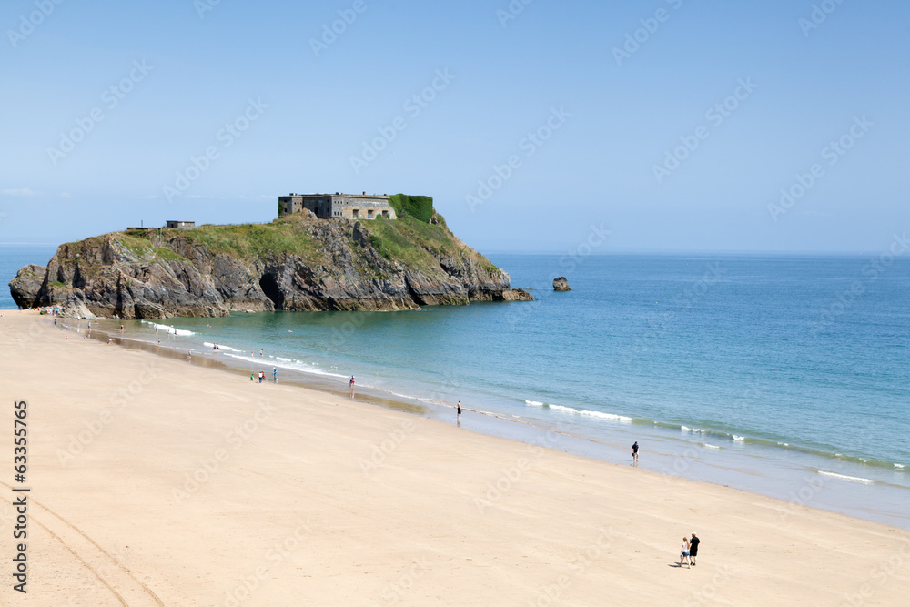 Tenby beach and St. Catherine's Island Tenby beach and St. Catherine's Island