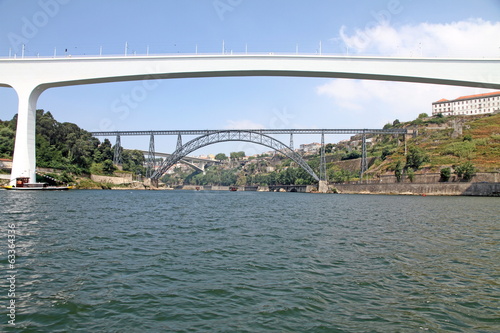 The Arrabida bridge, Porto, Portugal © ANADEL