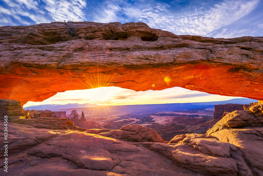 Mesa Arch at Sunrise - obrazy, fototapety, plakaty 